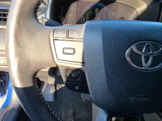 2025 Toyota Camry Hybrid SE