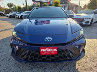 2025 Toyota Camry Hybrid SE