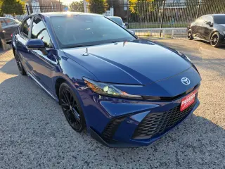 2025 Toyota Camry Hybrid SE