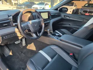 2025 Toyota Camry Hybrid SE