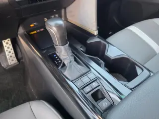 2025 Toyota Camry Hybrid SE