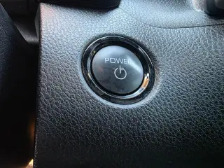 2025 Toyota Camry Hybrid SE