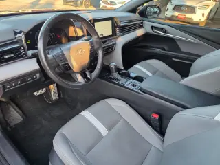 2025 Toyota Camry Hybrid SE