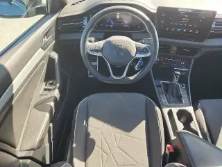 Volkswagen Jetta 2025 Sport 4p Sedan