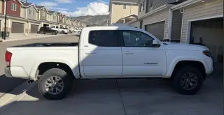 Toyota Tacoma 2017 4x4 SR5 V6 4 puertas Doble Cabina 5.0 pies SB