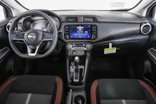 Nissan Versa 2025 SR 4dr Sedán