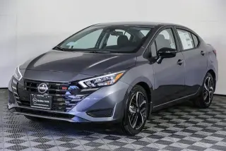 Nissan Versa 2025 SR 4dr Sedán