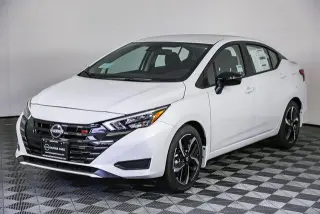 Nissan Versa 2025 SR 4dr Sedan