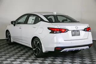 Nissan Versa 2025 SR 4dr Sedan