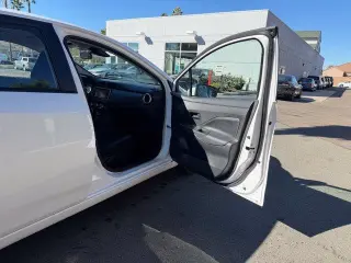 Nissan Versa 2024 SV 4dr Sedán