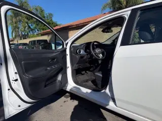 Nissan Versa 2024 SV 4dr Sedán