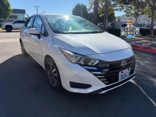 Nissan Versa 2024 SV 4dr Sedán
