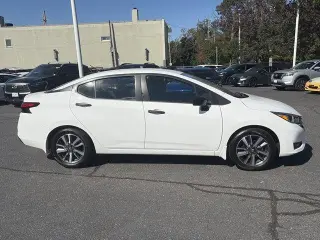 Nissan Versa 2024 S 4dr Sedán CVT