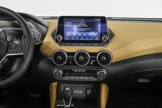 Nissan Sentra 2025 SV 4dr Sedán