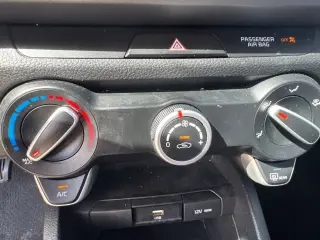 Kia Rio 2023 S 4dr Sedán
