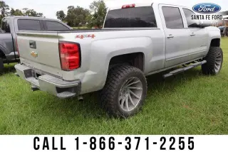 Chevrolet Silverado 1500 2016 4x4 LT 4dr Cab con motor de 5.8 ft. SB
