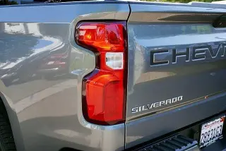 Chevrolet Silverado 1500 2021 4x2 RST 4dr Cab de Tripulación de 5.8 ft. SB