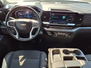 Chevrolet Silverado 1500 2023 4x2 LT 4dr Cab con motor de 5.8 ft. SB