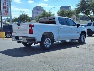 Chevrolet Silverado 1500 2023 4x2 LT 4dr Cab con motor de 5.8 ft. SB