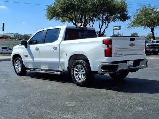 Chevrolet Silverado 1500 2023 4x2 LT 4dr Cab con motor de 5.8 ft. SB