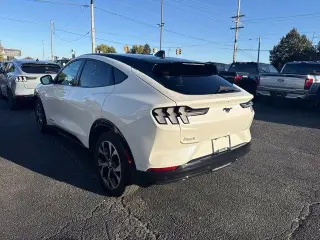 Ford Mustang Mach-E 2023 AWD Premium 4dr SUV