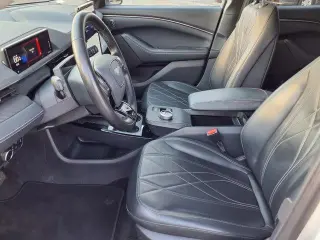 Ford Mustang Mach-E 2024 Select 4dr SUV