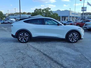 Ford Mustang Mach-E 2024 Select 4dr SUV