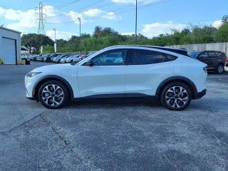 Ford Mustang Mach-E 2024 Select 4dr SUV