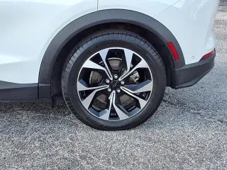Ford Mustang Mach-E 2024 Select 4dr SUV