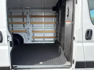 Ram ProMaster 2025 Tradesman 2500 136 WB 3dr Low Roof Cargo Van sin asiento del pasajero