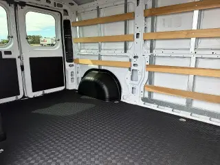 Ram ProMaster 2025 Tradesman 2500 136 WB 3dr Low Roof Cargo Van sin asiento del pasajero
