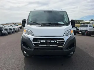 Ram ProMaster 2025 Tradesman 2500 136 WB 3dr Low Roof Cargo Van sin asiento del pasajero