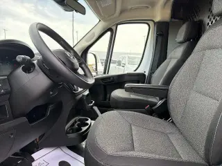 Ram ProMaster 2025 Tradesman 2500 136 WB 3dr Low Roof Cargo Van sin asiento del pasajero