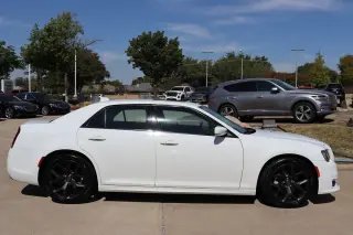 2021 Chrysler 300
