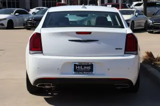 2021 Chrysler 300
