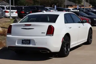 2021 Chrysler 300