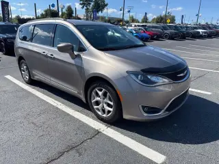 Chrysler Pacifica 2017 Touring-L 4dr Mini-Van