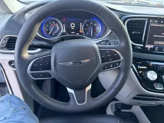 Chrysler Pacifica 2023 Touring L 4dr Mini-Van