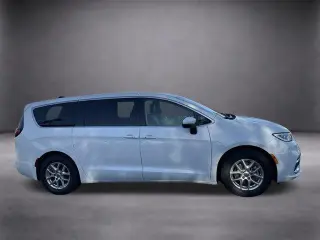 Chrysler Pacifica 2023 Touring L 4dr Mini-Van