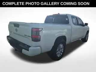 Nissan Frontier 2022 4x4 SV 4dr Crew Cab 6.1 ft. LB
