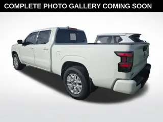 Nissan Frontier 2022 4x4 SV 4dr Crew Cab 6.1 ft. LB