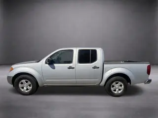 Nissan Frontier 2009 4x2 LE Crew Cab Short Bed 4dr 5A