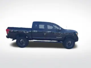 Nissan Titan 2021 4x4 SV 4dr Crew Cab 5.6 ft. SB