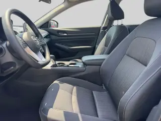 Nissan Altima 2025 2.5 SV 4dr Sedán