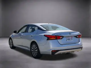 Nissan Altima 2023 2.5 SV 4dr Sedán