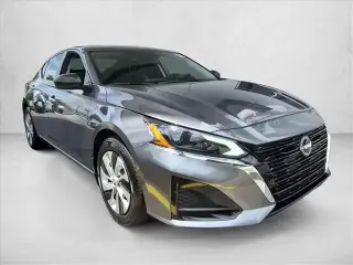 Nissan Altima 2025 2.5 S 4dr Sedán