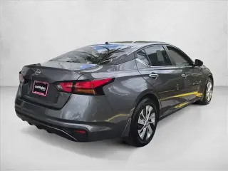 Nissan Altima 2025 2.5 S 4dr Sedán