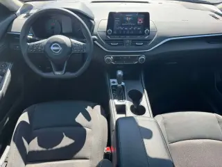 Nissan Altima 2025 2.5 S 4dr Sedán