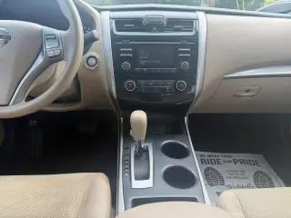 Nissan Altima 2015 2.5 4dr Sedán