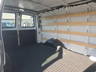 GMC Savana 2025 2500 3dr Cargo Van